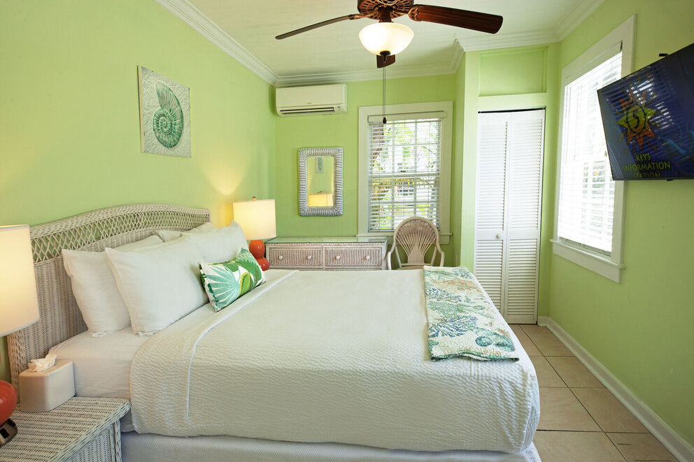 Standard Queen Second Floor